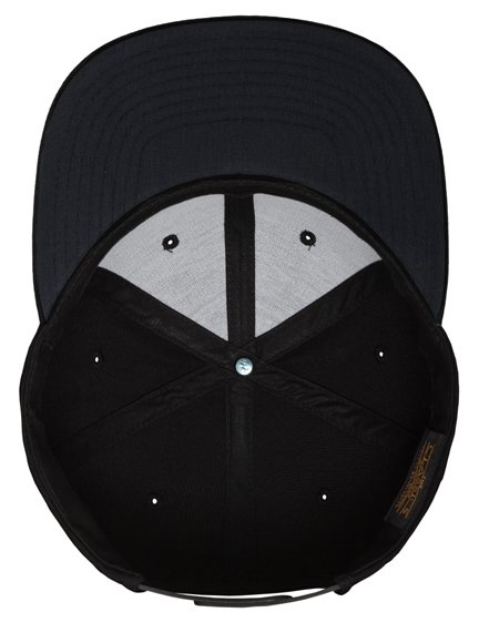 Yupoong Classic Unicolor mit schwarzem Visor Snapback Cap Flexfit Cap Kappen Hüte Grosshandel